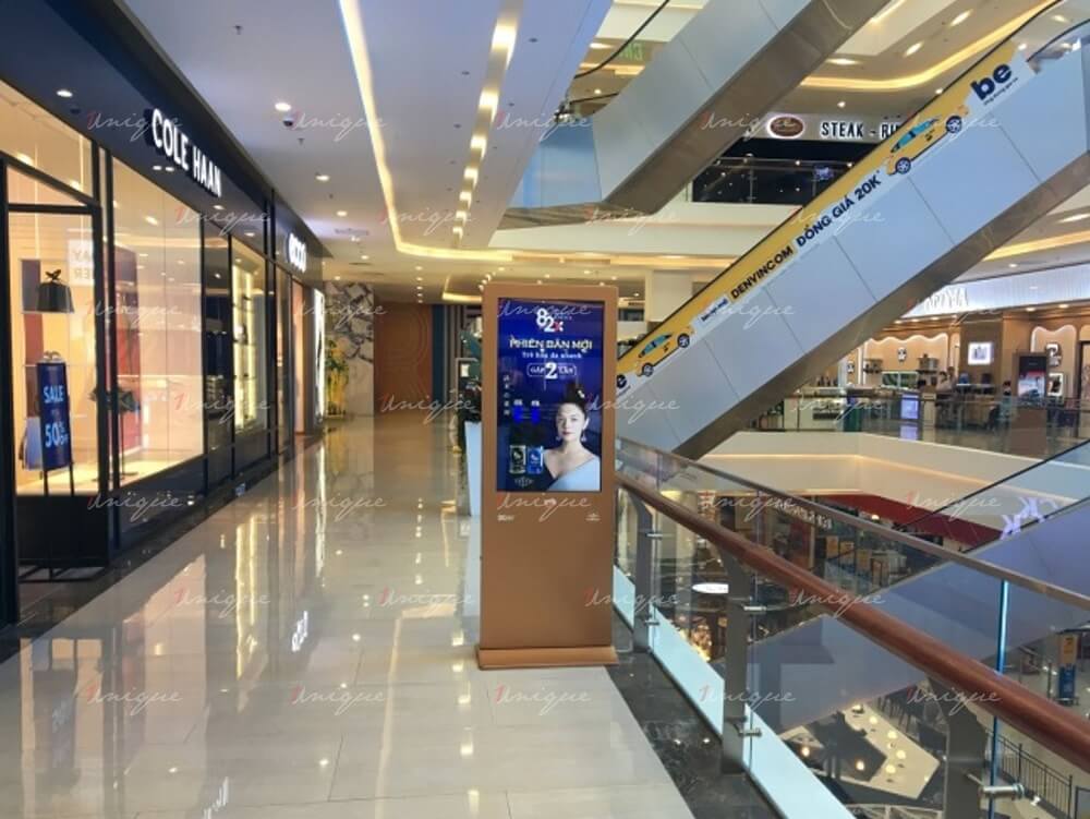 82X quảng cáo LCD Frame tại trung tâm thương mại