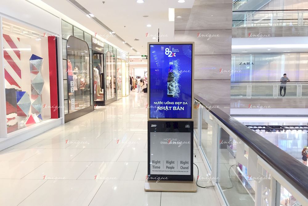 82X Beauty quảng cáo tại trung tâm thương mại Hà Nội và Hồ Chí Minh