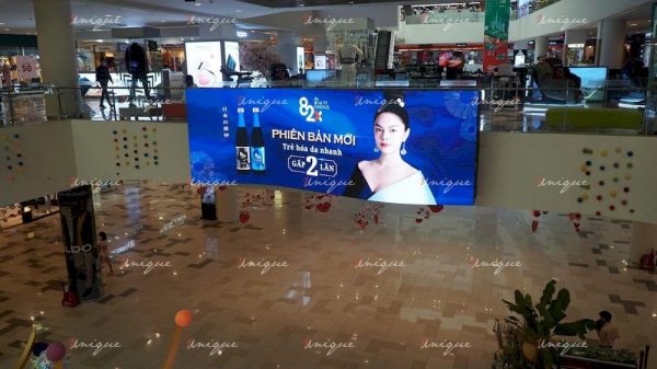 82X Beauty quảng cáo tại trung tâm thương mại Hà Nội và Hồ Chí Minh