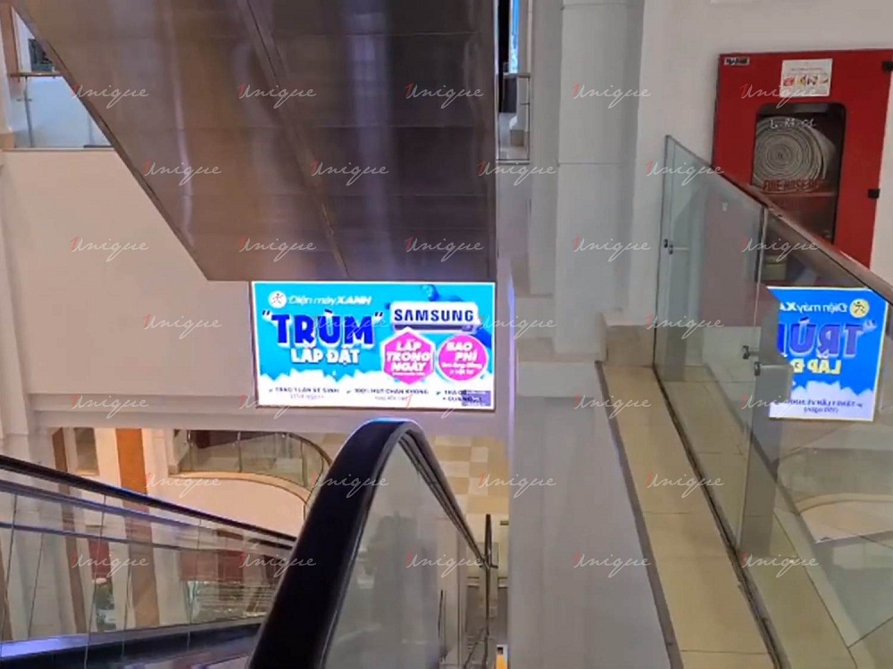 Điện Máy Xanh quảng cáo tại Trung tâm thương mại