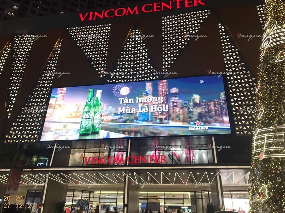 màn hình LED ngoài trời tại trung tâm thương mại